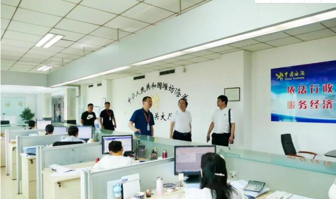 中國西北大學(xué)經(jīng)濟(jì)學(xué)院教授劉振清一行蒞臨晟綺港儲集團(tuán)參觀洽談