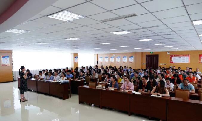 集團公司舉行“百善孝為先”為主題的企業(yè)文化培訓(xùn)活動